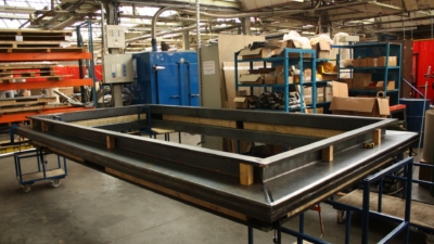 EXPANSION BELLOWS AND METAL BELLOWS